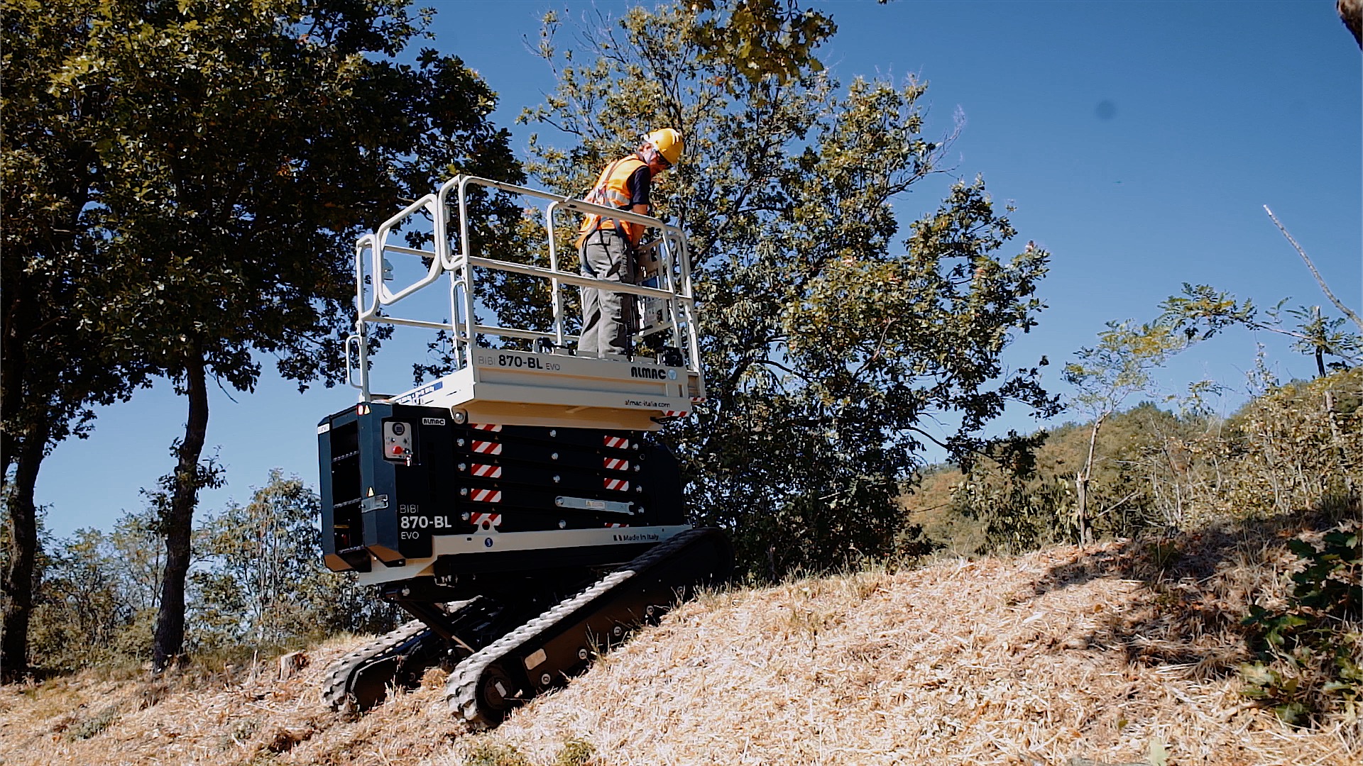 BIBI26 bi-levelling tracked scissor lift